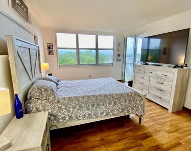 1750 Ne 191st Street - Photo Thumbnail 18