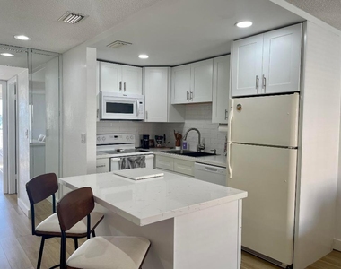 1100 Crystal Lake Drive - Photo Thumbnail 7