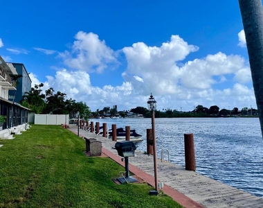 1100 Crystal Lake Drive - Photo Thumbnail 19