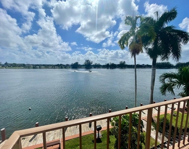 1100 Crystal Lake Drive - Photo Thumbnail 17