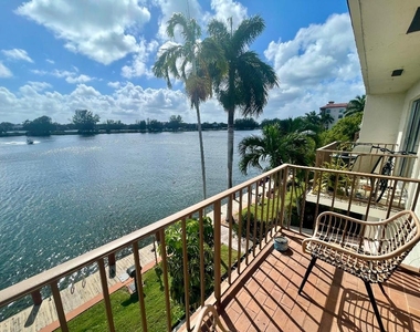 1100 Crystal Lake Drive - Photo Thumbnail 16