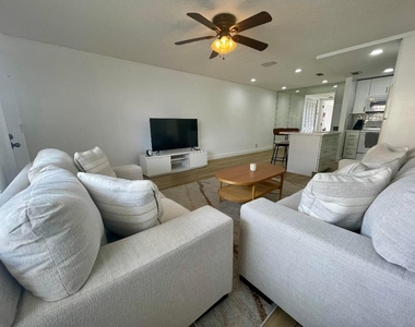 1100 Crystal Lake Drive - Photo Thumbnail 5