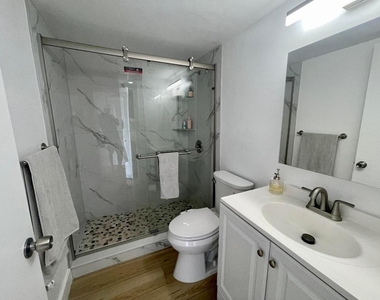 1100 Crystal Lake Drive - Photo Thumbnail 11