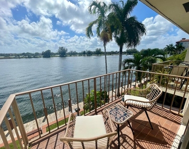 1100 Crystal Lake Drive - Photo Thumbnail 18