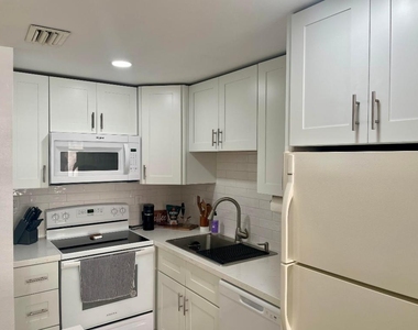 1100 Crystal Lake Drive - Photo Thumbnail 10