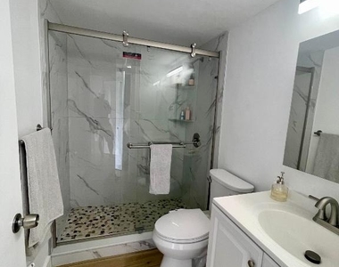 1100 Crystal Lake Drive - Photo Thumbnail 12