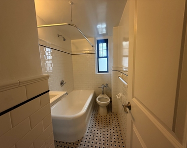 The Gansevoort - Luxury Studio - Photo Thumbnail 3