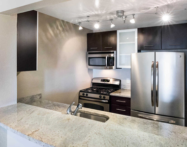 1710 N Fuller Ave - Photo Thumbnail 5