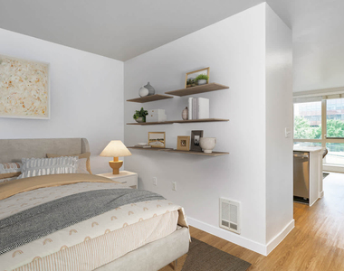 301 Minor Ave N - Photo Thumbnail 10