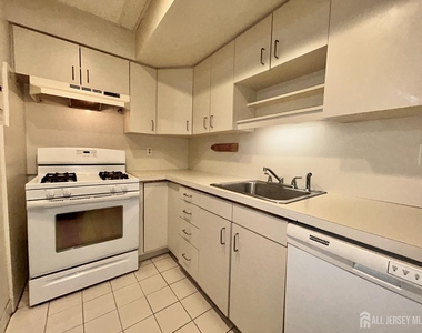 54 Loring Avenue - Photo Thumbnail 6