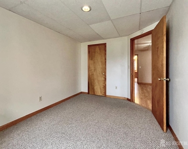 54 Loring Avenue - Photo Thumbnail 8