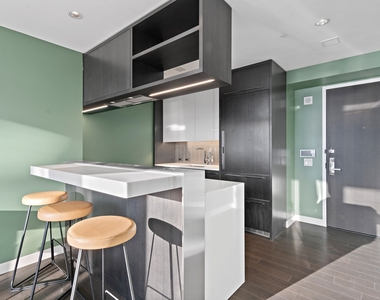252 South Street - Photo Thumbnail 4