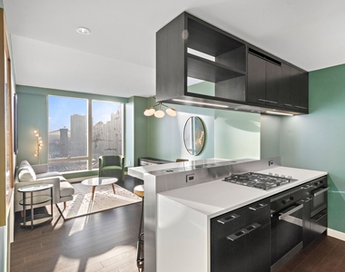 252 South Street - Photo Thumbnail 3