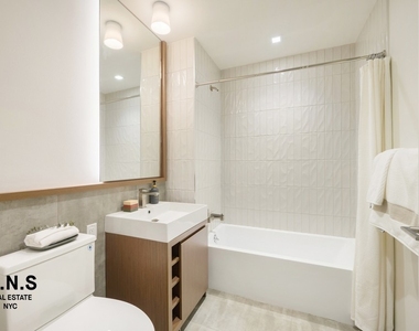 19 Rockwell Place - Photo Thumbnail 8