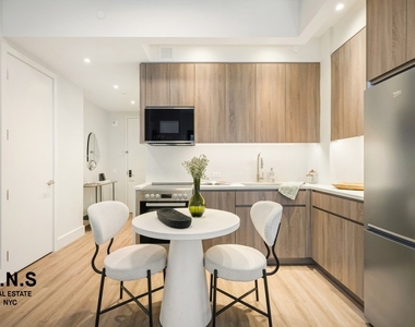 19 Rockwell Place - Photo Thumbnail 3