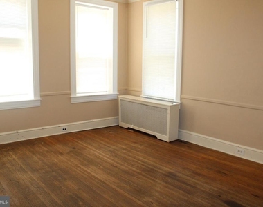 983 E Philadelphia Street - Photo Thumbnail 3