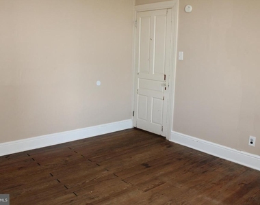 983 E Philadelphia Street - Photo Thumbnail 9