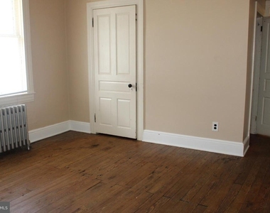 983 E Philadelphia Street - Photo Thumbnail 6