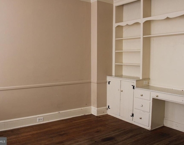 983 E Philadelphia Street - Photo Thumbnail 4