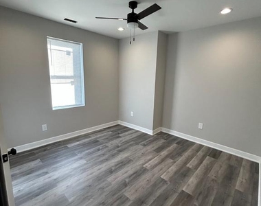 1313 N 52nd Street - Photo Thumbnail 4