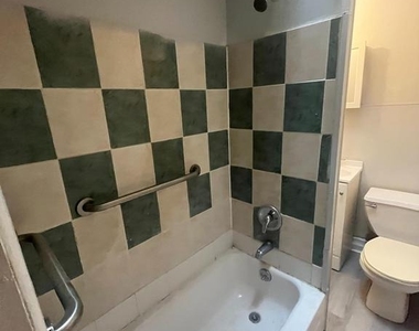 814 Upland Street - Photo Thumbnail 15