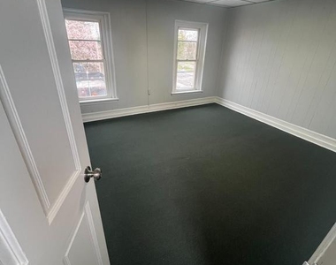 814 Upland Street - Photo Thumbnail 14