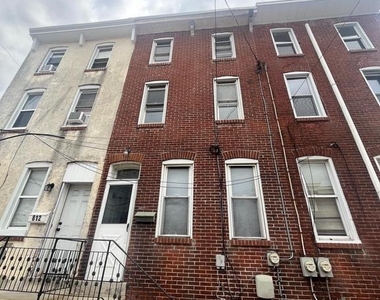 814 Upland Street - Photo Thumbnail 16