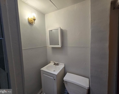 814 Upland Street - Photo Thumbnail 6