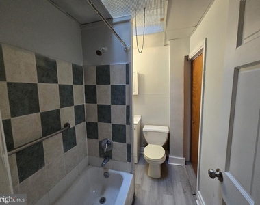 814 Upland Street - Photo Thumbnail 5