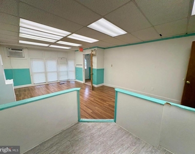 3002 N Centre Street - Photo Thumbnail 5