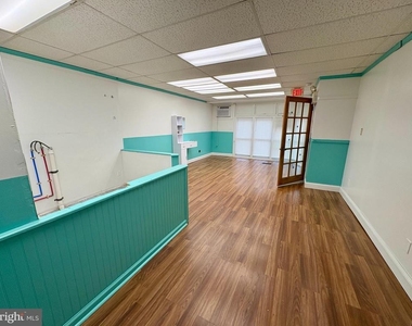 3002 N Centre Street - Photo Thumbnail 4