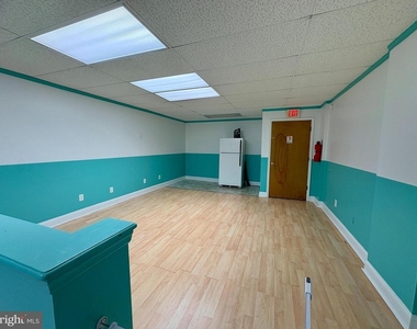 3002 N Centre Street - Photo Thumbnail 7