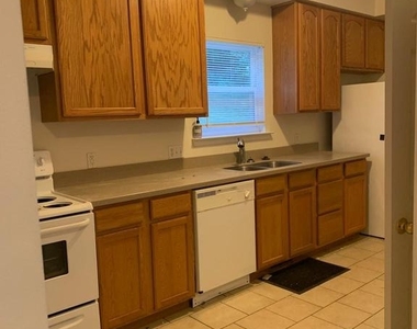 5061 Bayside Rd - Photo Thumbnail 7