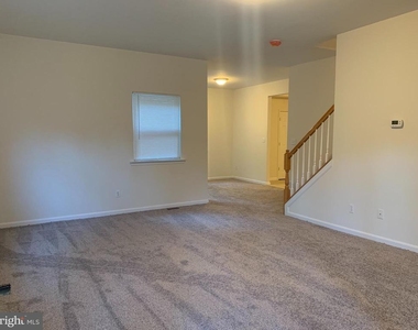 5061 Bayside Rd - Photo Thumbnail 3