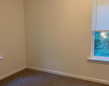 5061 Bayside Rd - Photo Thumbnail 8