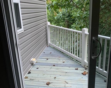 5061 Bayside Rd - Photo Thumbnail 6