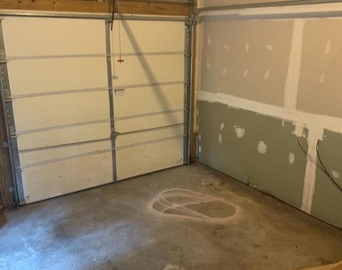 5061 Bayside Rd - Photo Thumbnail 14