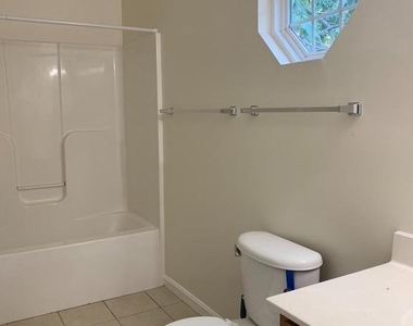 5061 Bayside Rd - Photo Thumbnail 9