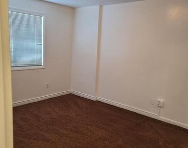 625 A Chesapeake Street Se - Photo Thumbnail 9