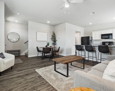 705 Horseshoe Dr - Photo Thumbnail 6