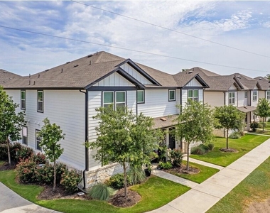 705 Horseshoe Dr - Photo Thumbnail 2
