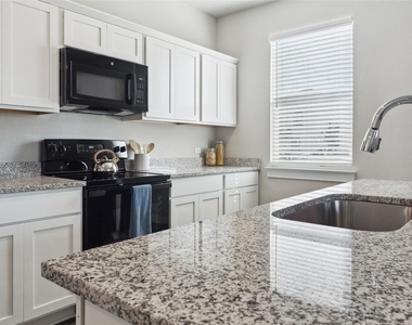 705 Horseshoe Dr - Photo Thumbnail 17