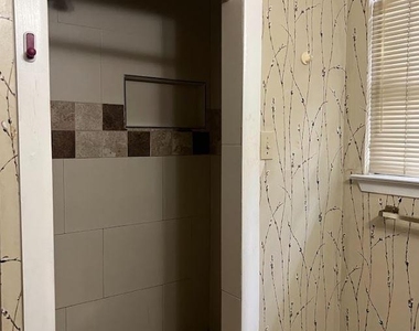 2813 Rio Grande St - Photo Thumbnail 16