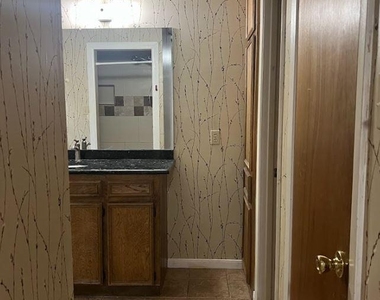 2813 Rio Grande St - Photo Thumbnail 14