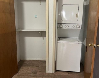2813 Rio Grande St - Photo Thumbnail 13