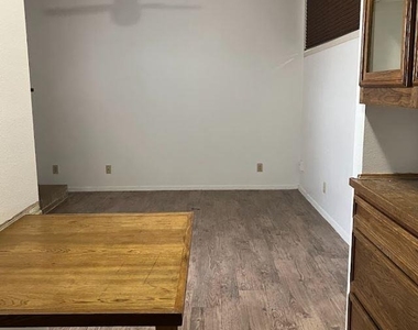 2813 Rio Grande St - Photo Thumbnail 8
