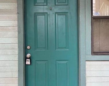 2813 Rio Grande St - Photo Thumbnail 20