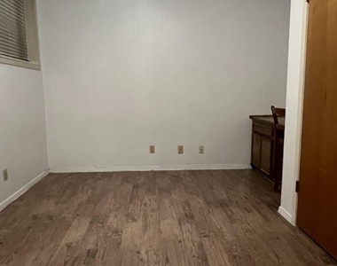 2813 Rio Grande St - Photo Thumbnail 11
