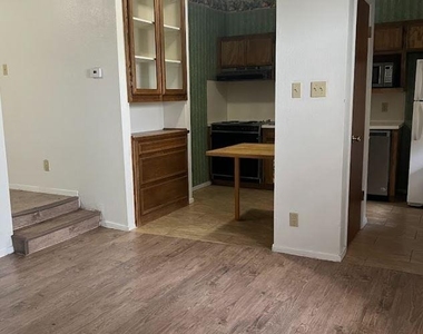 2813 Rio Grande St - Photo Thumbnail 4