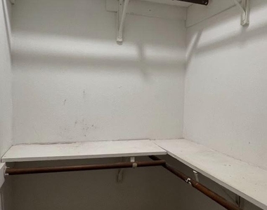 2813 Rio Grande St - Photo Thumbnail 12